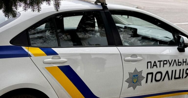 Підлітки слухають російську музику на Алеї Слави: яка реакція поліції та суспільства