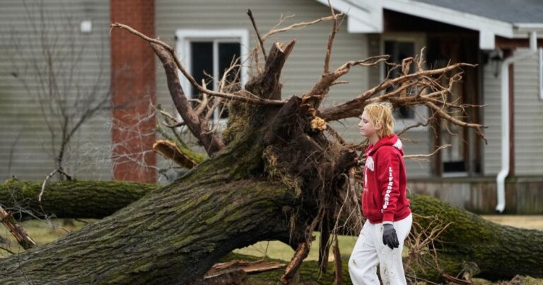 Апокаліпсис настав: США сколихнули нищівні торнадо – фото, відео та масштаби руйнувань
