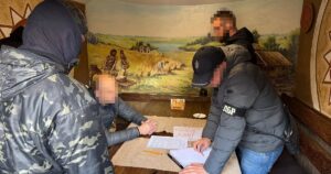 Хабар 100 тисяч доларів за демонтаж колії - ДБР затримало посадовця Укрзалізниці — Укрaїнa