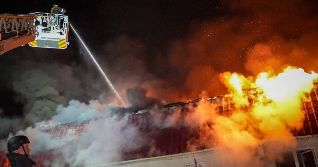 Великий обласний центр у вогні: зруйновані будинки, загинуло подружжя (фото)