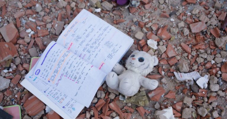 Жорстокі обстріли Дніпропетровщини: загинула дитина, є поранені, пошкоджено житло