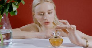 Чому ви досі не знайшли "свій" аромат: правда про вибір парфумів, яку замовчують продавці