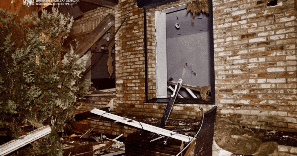 Атака на Дніпро 16 квітня – після нічного удару є загиблі та десятки поранених — Укрaїнa