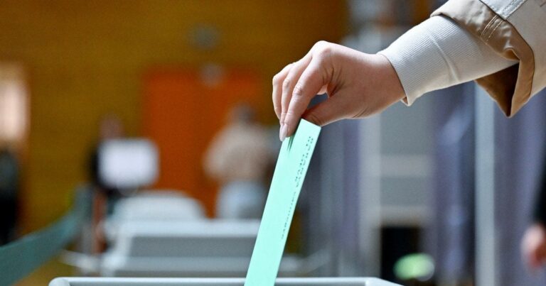 Вибори в Угорщині: Опозиційна партія “Тиса” виривається вперед