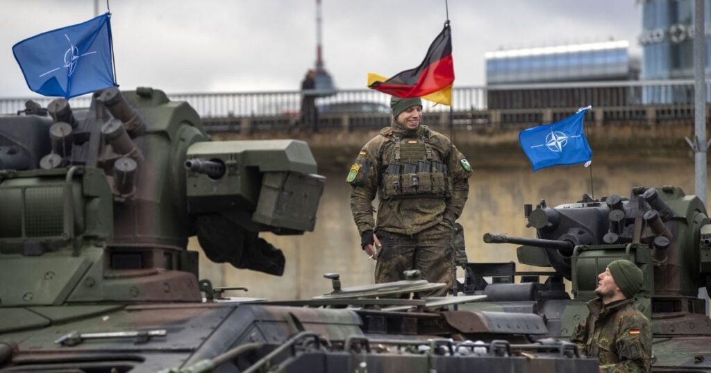 НАТО готується до війни з Росією: у Німеччині вимагають повернути обов’язковий призов — Світ