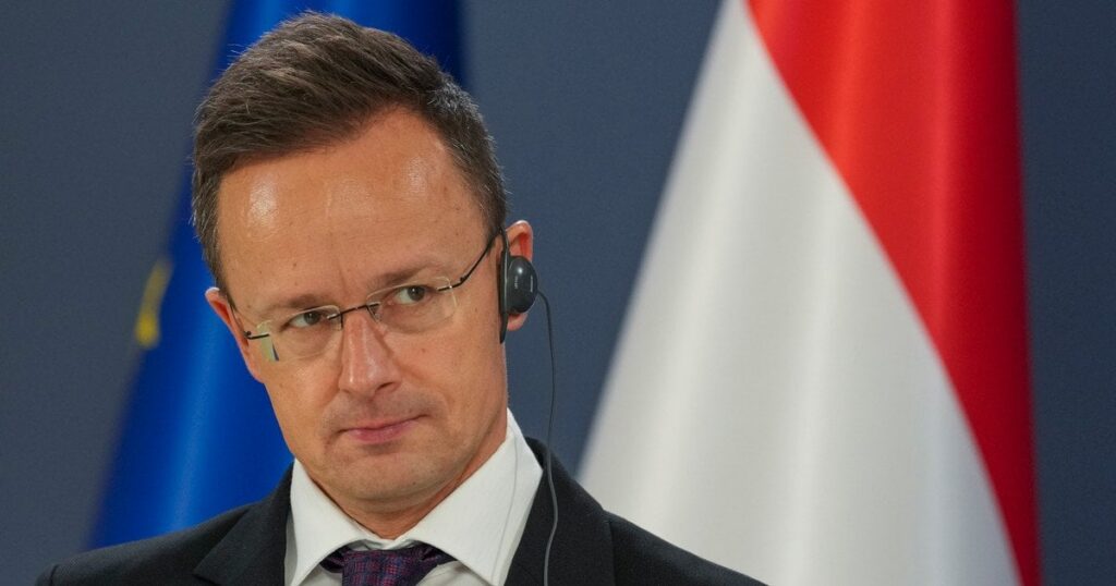 Сіярто відреагував на витік розмов із Лавровим — заявив про дешеві російську нафту і газ — Світ Сіярто відреагував на витік розмов із Лавровим — заявив про дешеві російську нафту і газ — Світ