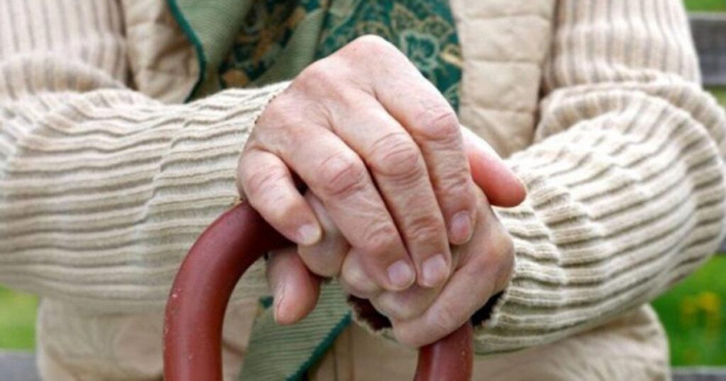 Вікові надбавки до пенсії: хто з пенсіонерів отримає їх у квітні — Гроші