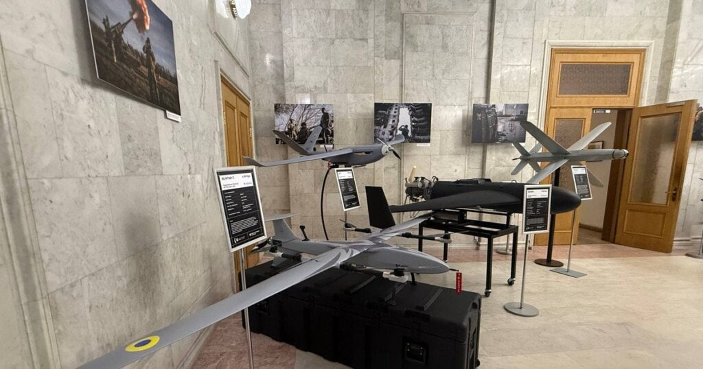 Ракета Нептун — у МЗС оновили збройну виставку і вперше показали новинку — Укрaїнa