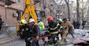 Дніпро під вогнем: страшна атака, десятки поранених, діти серед постраждалих