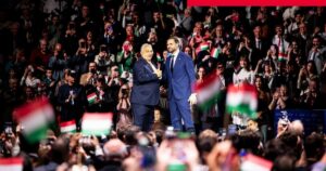 Трамп публічно "освідчився" Орбану в любові через "кур’єра"