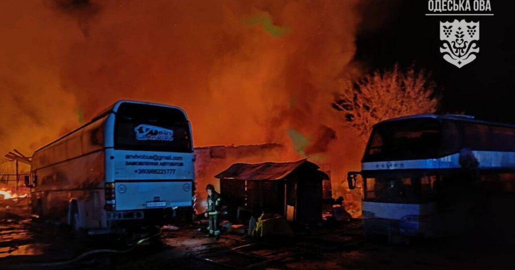 Атака на Ізмаїл 14 квітня — влучання по порту, пошкоджено судно під прапором Панами — Укрaїнa