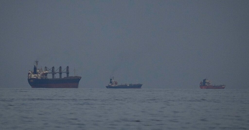 Відкриття Ормузької протоки - Ірн заявив, що відкриє її за умов припинення атак з боку США — Світ Відкриття Ормузької протоки - Ірн заявив, що відкриє її за умов припинення атак з боку США — Світ