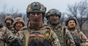 Новини ночі 14 квітня: вибухи в Криму і Мелітополі, допомога Україні від Європи, заява Зеленського — Укрaїнa
