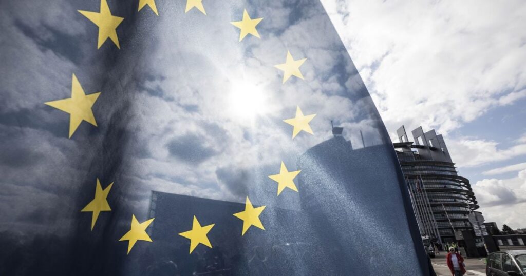 Європа використовує Україну як буфер і закриває очі на проблеми — WSJ