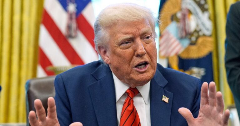 Трамп пояснив, чому опублікував фото в образі, схожому на Ісуса