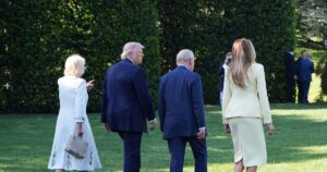 Трамп заявив королю Чарльзу, що Путін хоче війни: що розкрили читці по губах