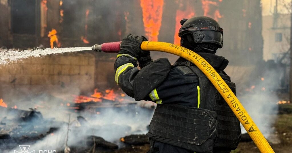 У великому місті росіяни вгатили по густонаселеному району — деталі У великому місті росіяни вгатили по густонаселеному району — деталі