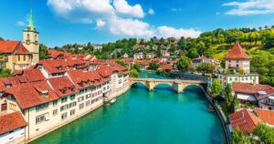 Українка у Швейцарії розповіла про 160 тис. грн і роботу без відпочинку, фото — Світ