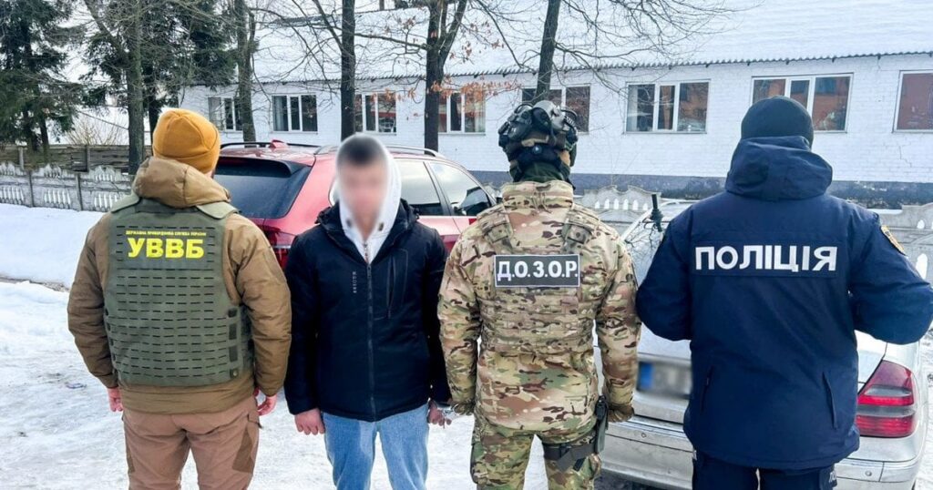 На Рівненщині 18-річний юнак переправляв ухилянтів до Білорусі: на чому "погорів"