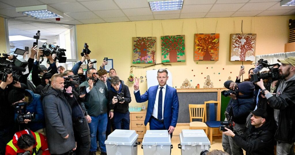 Мадяр переміг на виборах в Угорщині - що це значить для України — Політика