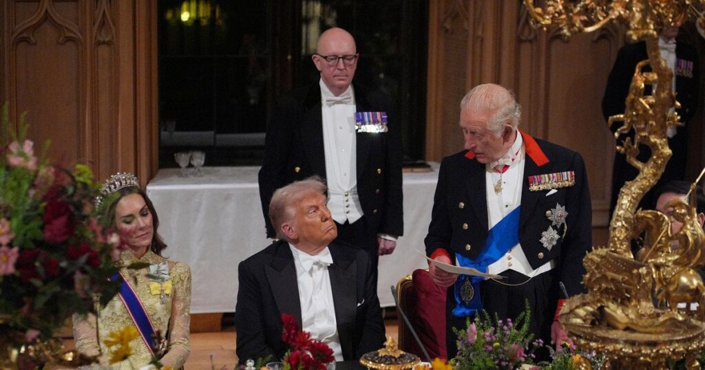 Білий дім назвав Трампа "королем": фото з Чарльзом III викликало реакцію — Світ