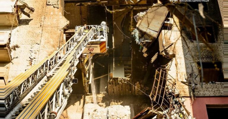 Дніпро під ударом: трагедія у ніч на 23 квітня, поранені діти та руйнування