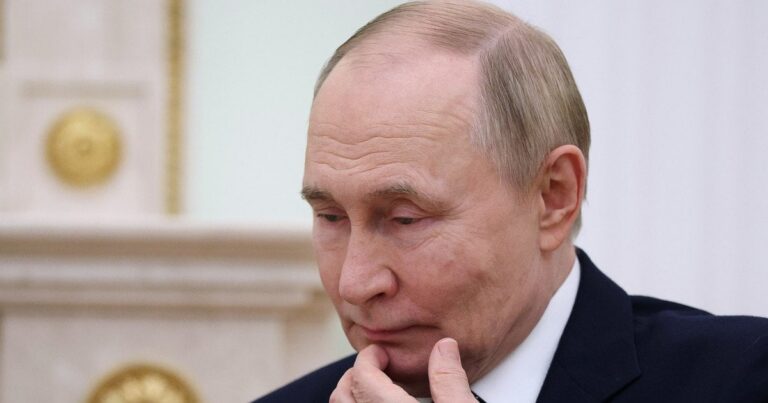 Рейтинг Путіна різко впав: росіяни не довіряють після блокувань Telegram і WhatsApp