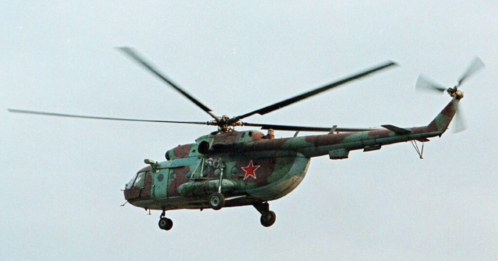 Війна в Україні — у РФ вивели з ладу гелікоптери Мі-28 і Мі-8 — Укрaїнa