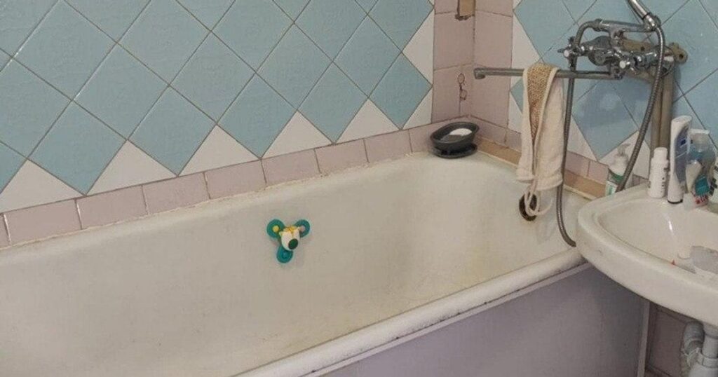 Утоплення дитини — у Миколаєві матері повідомили про підозру після трагедії у ванній — Укрaїнa