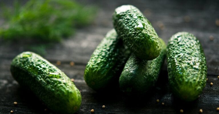 Неймовірні ціни на огірки в Києві: понад 300 гривень за кілограм