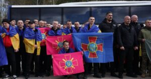 ПОвернення Героїв: 12 Представників МВС України Вирвалися з Російського Полону – Шлях додому