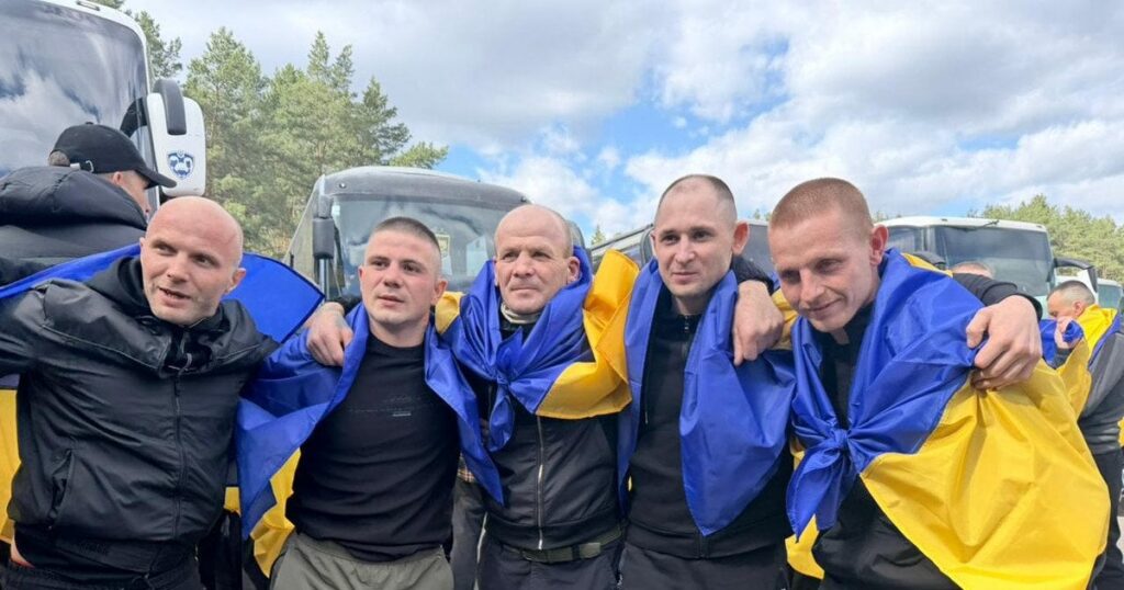 Частина воїнів поранені, деяких повернули з в’язниць Чечні: деталі нового обміну від Буданова