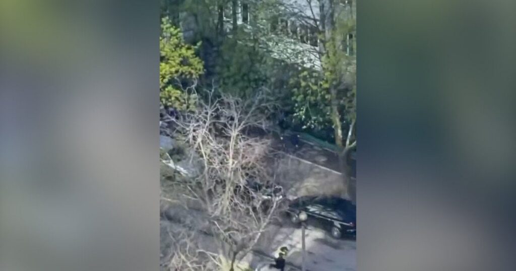 Теракт у Києві — сусід стрілка розповів про моторошну зустріч і показану зброю — Київ