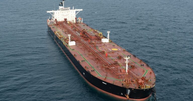 Британія боїться зупиняти російські танкери: чому?