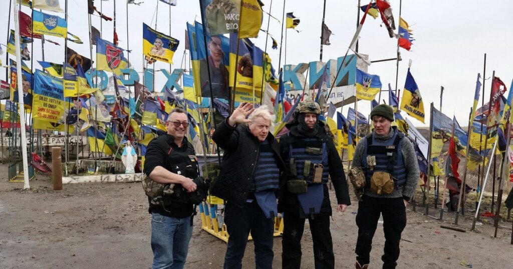 Експрем'єр Британії Борис Джонсон відвідав позиції ЗСУ у Запорізькій області - фото — Укрaїнa