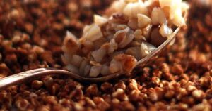 Гречка дорожчає: чи варто панікувати та скуповувати запаси? Експертка пояснила причини ажіотажу!