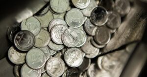 Скарби у гаманці: Як звичайні монети 1992 року можуть принести вам до 20 000 гривень!