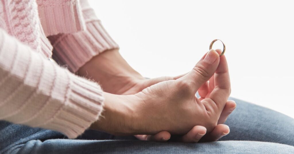 Стане важче: росіянам хочуть ускладнити процес розлучення