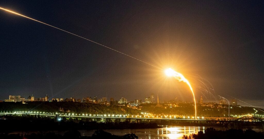 РФ випустила сотні дронів та ракети: які регіони прийняли основний удар