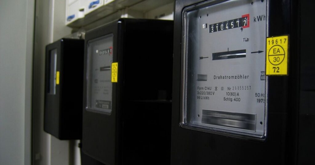 Українцям можуть нарахувати додаткові 6 000 гривень за світло — Укрaїнa