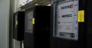 Українцям можуть нарахувати додаткові 6 000 гривень за світло — Укрaїнa