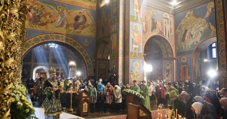 Церковні записки: 5 поширених помилок, які блокують вашу молитву