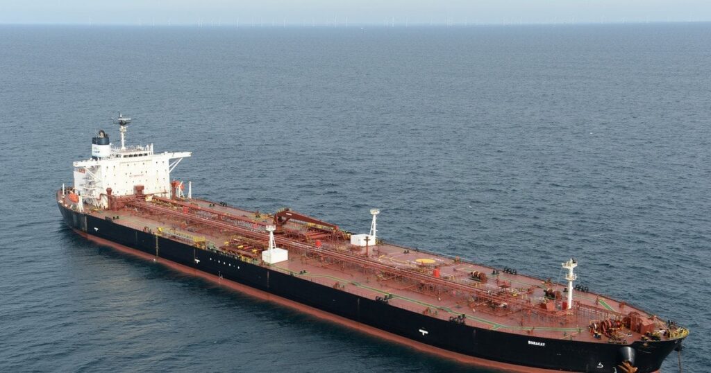 Британія досі не затримала жодного танкера тіньового флоту РФ, хоча обіцяла — The Times