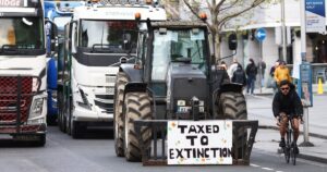 Протести в Ірландії: дефіцит пального та екстрене засідання уряду