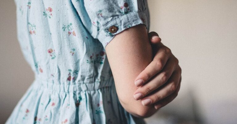 Чоловіка в Швеції звинувачують у примусі дружини до сексу з 120 особами