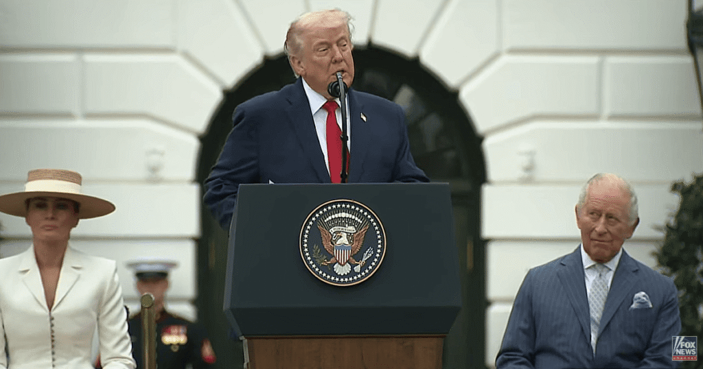 "Ви можете в це повірити?": Трамп здивував короля Чарльза неочікуваним зізнанням про свою матір