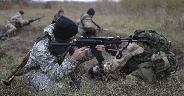 ВОРОГ “ПРОСУВАЄТЬСЯ”: ЯК РОСІЯ ЗМІНЮЄ ТАКТИКУ НА ФРОНТІ ТА ЯК ЗСУ ПРОТИСТОЇТЬ НОВИМ ЗАГРОЗАМ