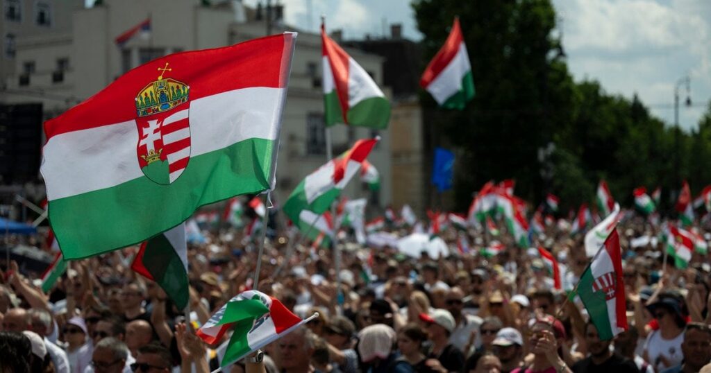 В Угорщині святкують перемогу на виборах - потенційний міністр влаштував запальні танці - реакція соцмереж, фото — Світ