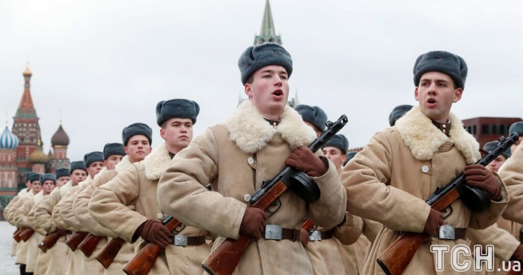 Парад 9 травня у Москві пройде без військової техніки - експерт пояснив можливі причини