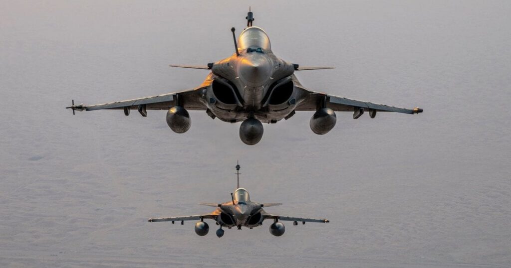 Перевірка реакції НАТО - Франція перехопила російські літаки над Балтикою - куди прямували — Світ